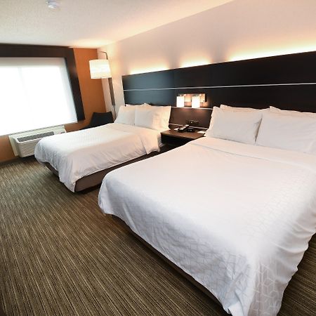 Holiday Inn Express Hotel & Suites Grand Forks By Ihg Eksteriør billede