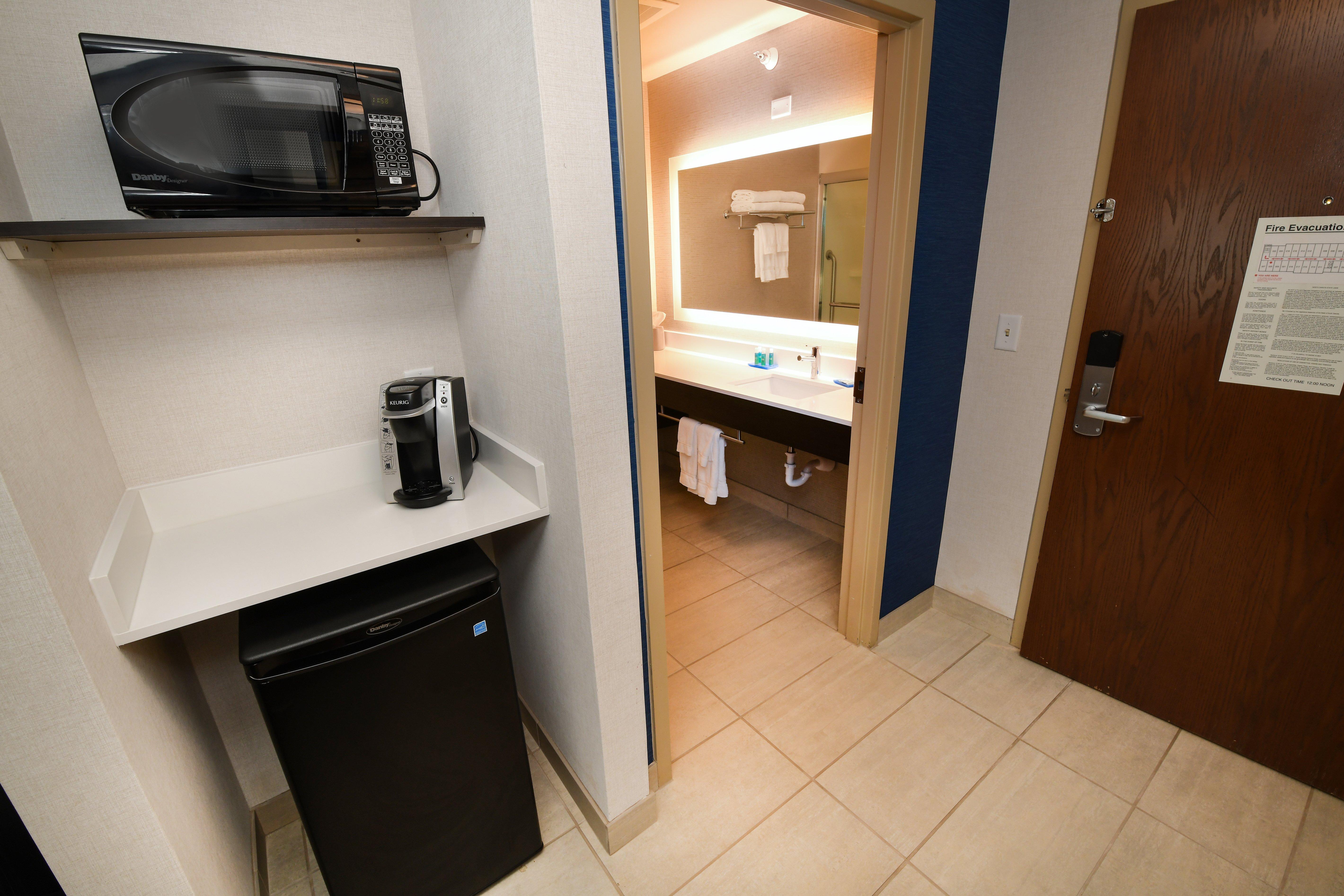 Holiday Inn Express Hotel & Suites Grand Forks By Ihg Eksteriør billede