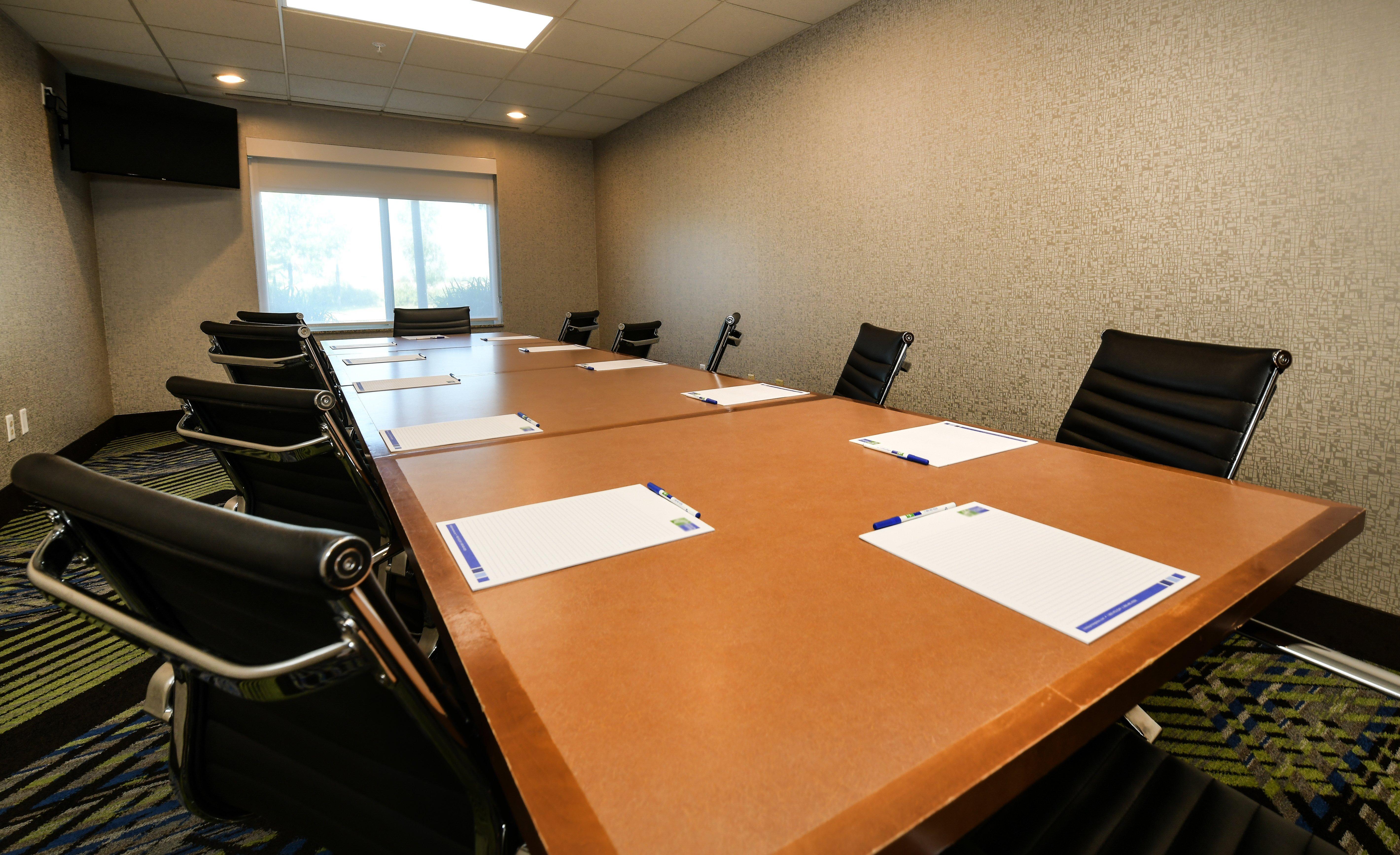 Holiday Inn Express Hotel & Suites Grand Forks By Ihg Eksteriør billede