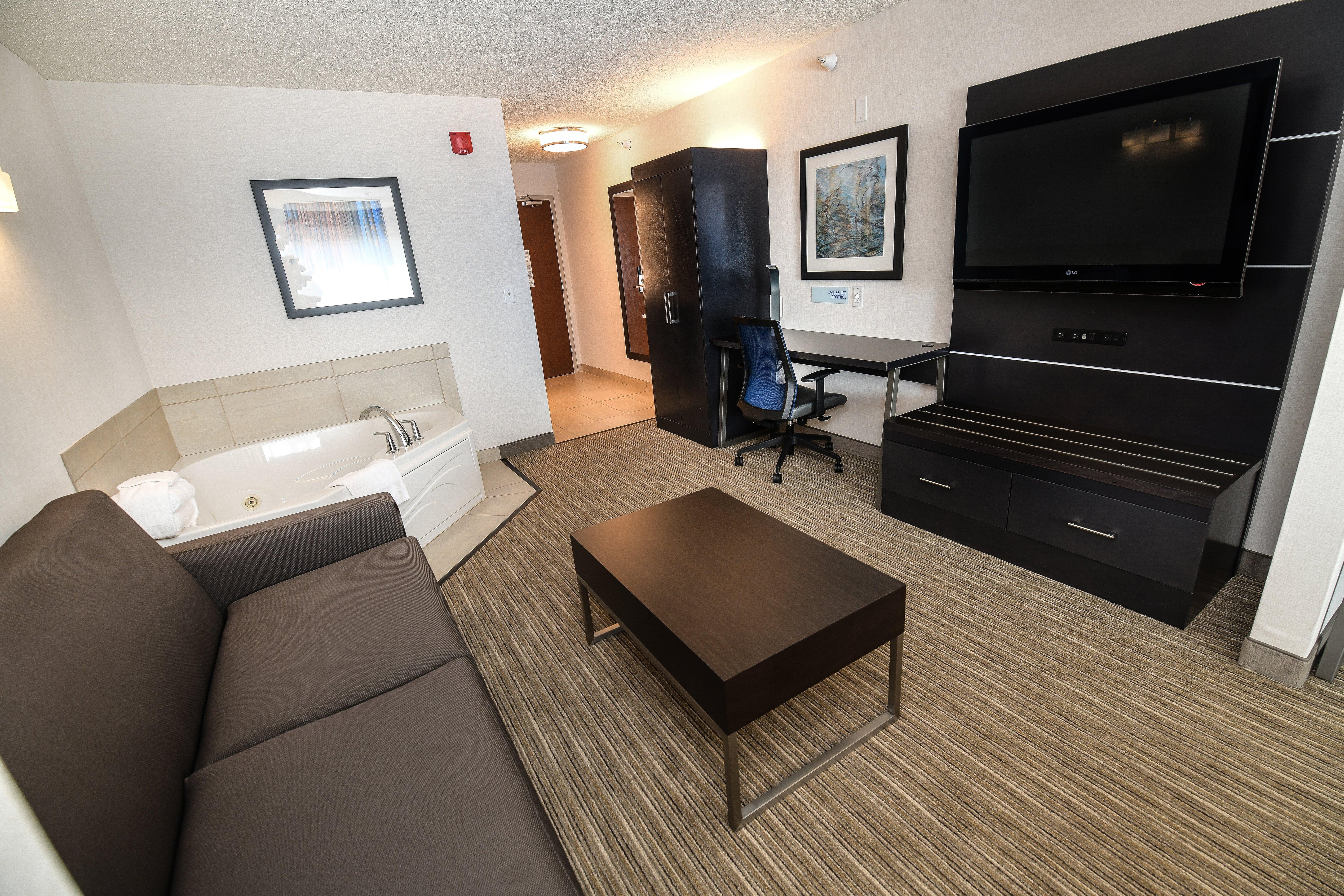 Holiday Inn Express Hotel & Suites Grand Forks By Ihg Eksteriør billede
