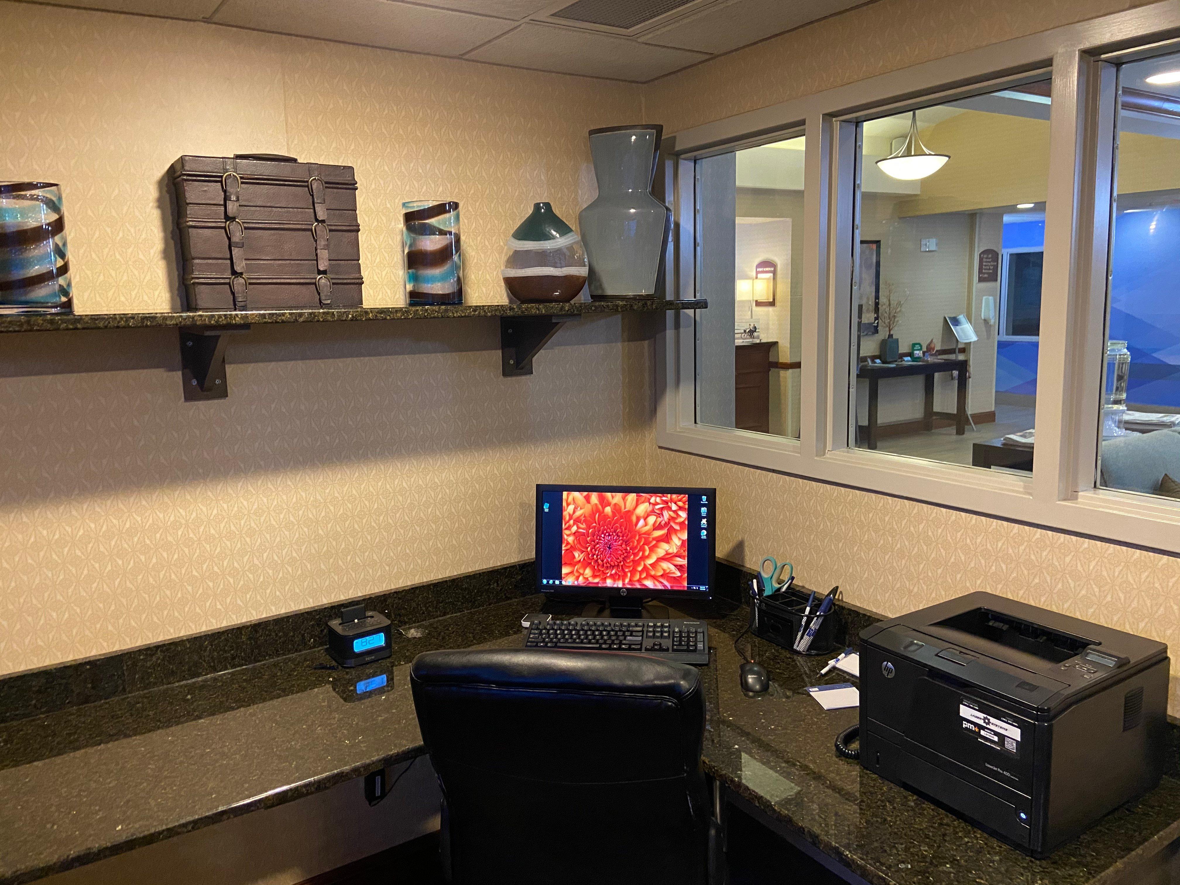 Holiday Inn Express Hotel & Suites Grand Forks By Ihg Eksteriør billede