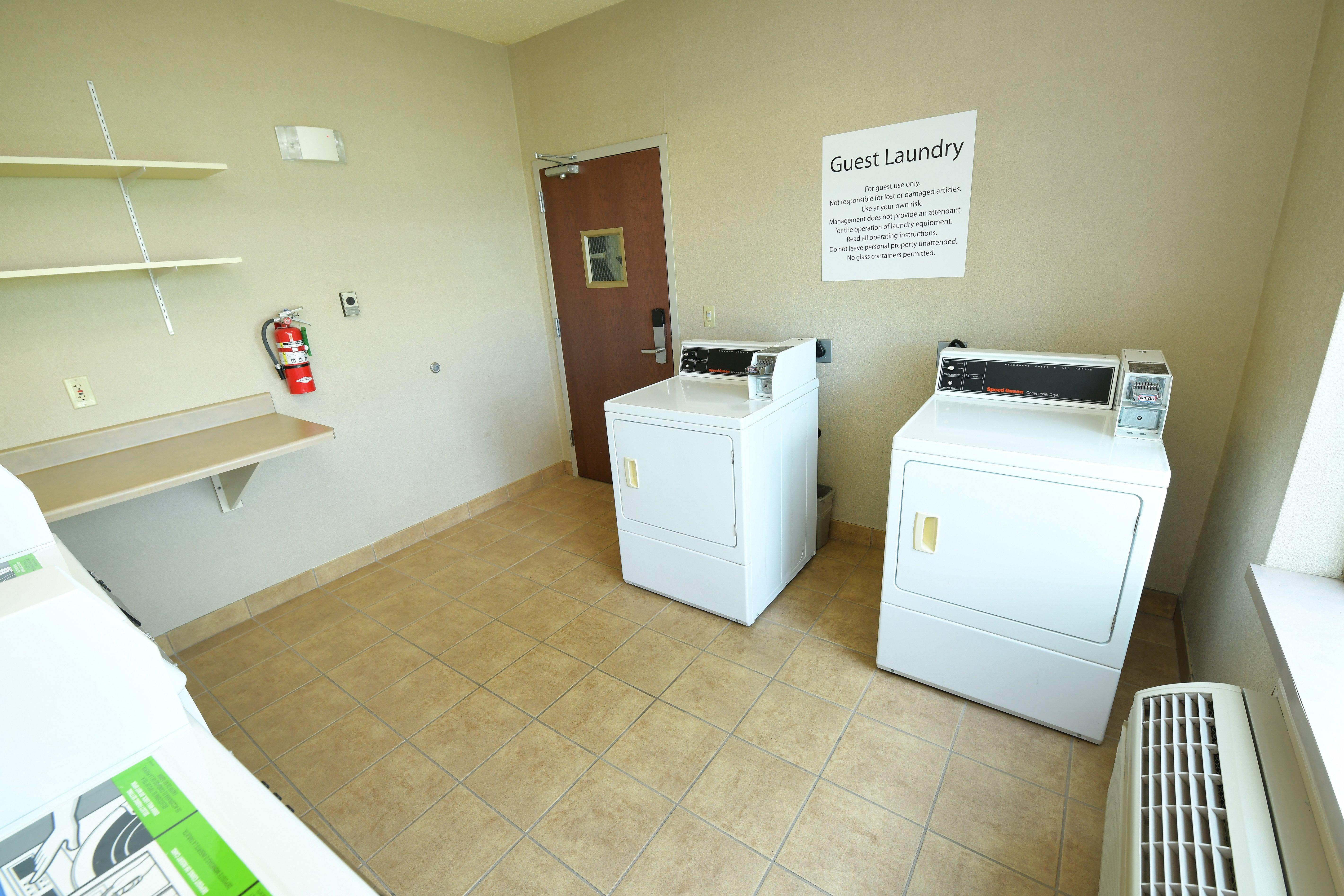 Holiday Inn Express Hotel & Suites Grand Forks By Ihg Eksteriør billede