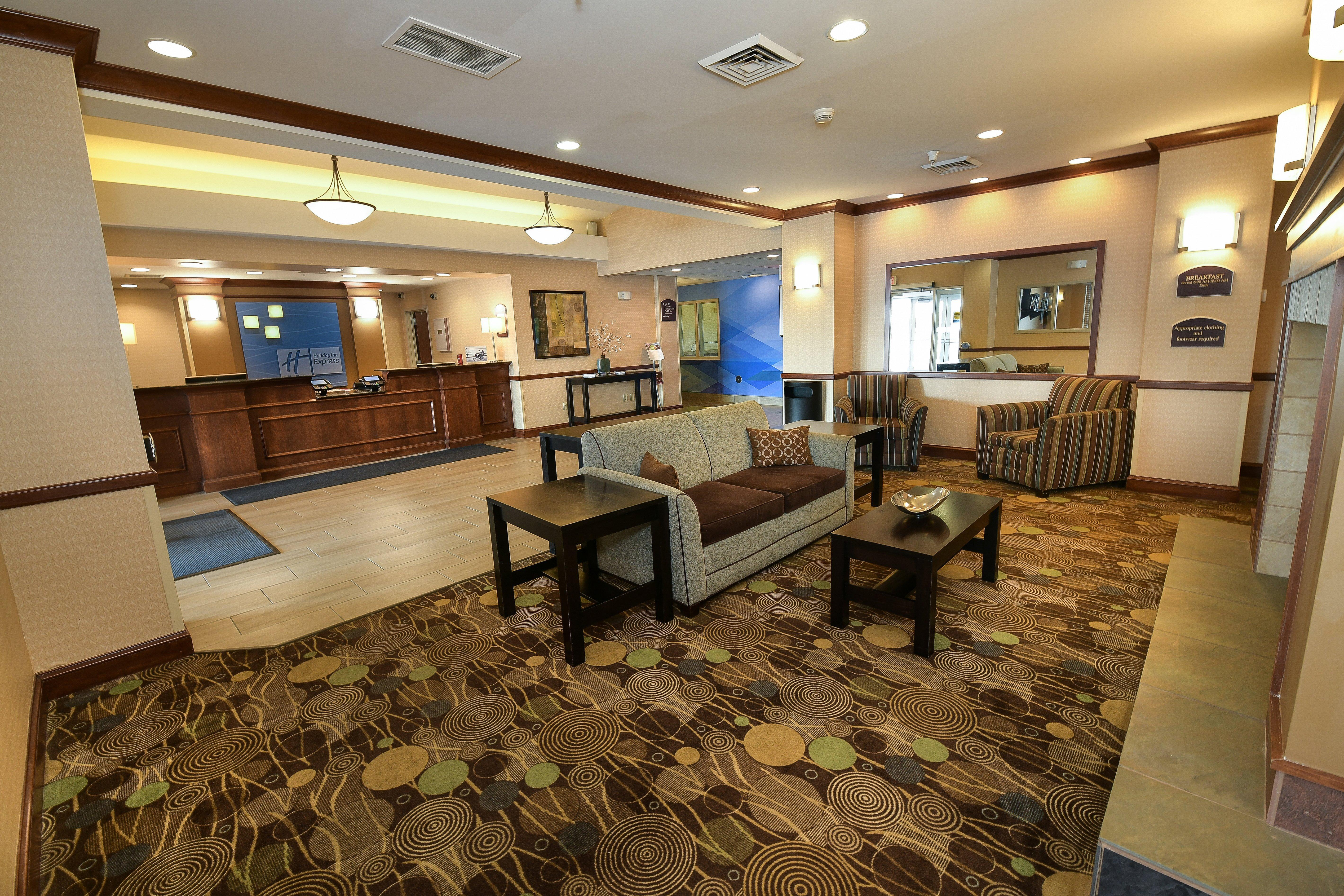 Holiday Inn Express Hotel & Suites Grand Forks By Ihg Eksteriør billede