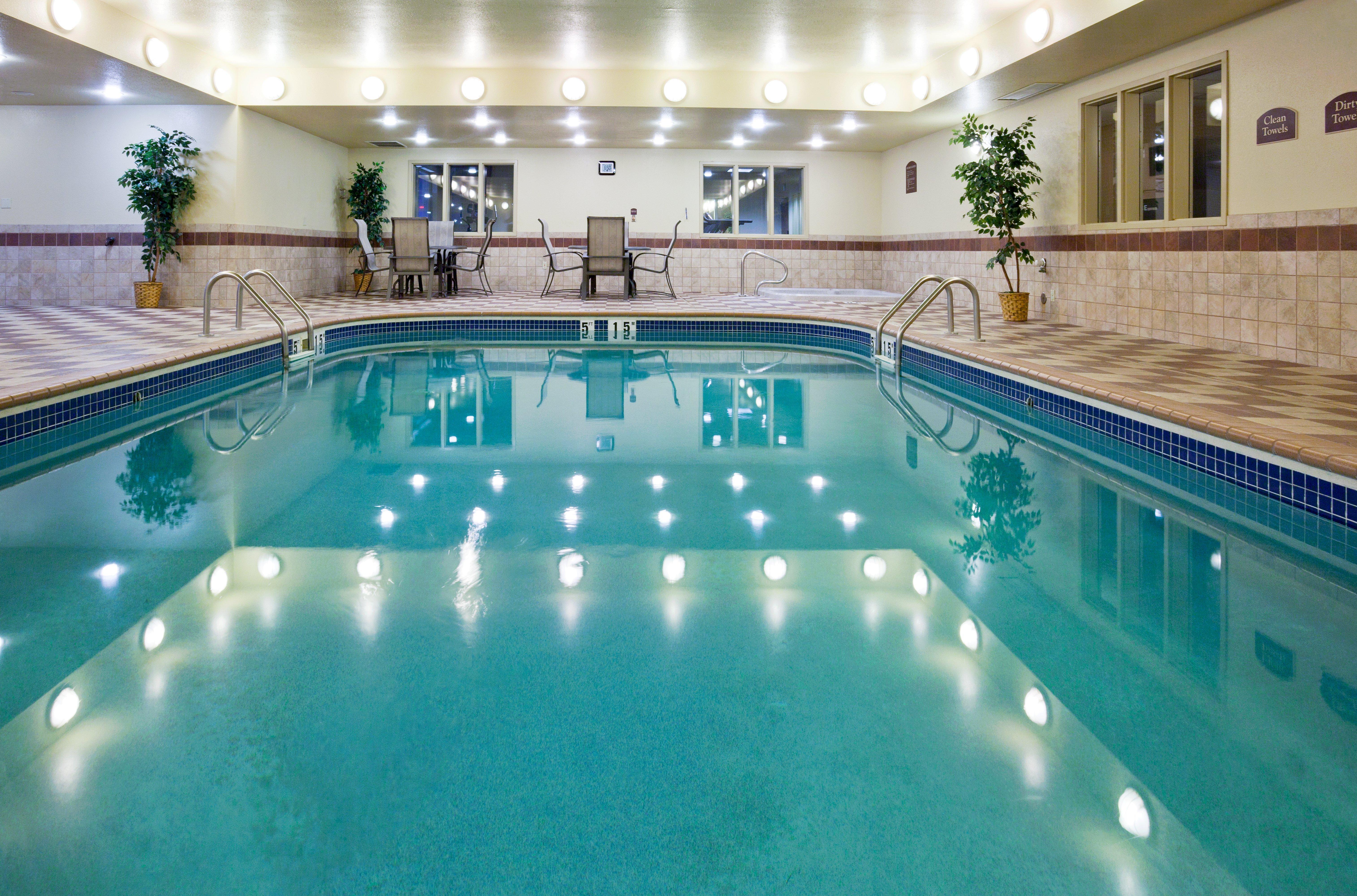 Holiday Inn Express Hotel & Suites Grand Forks By Ihg Eksteriør billede