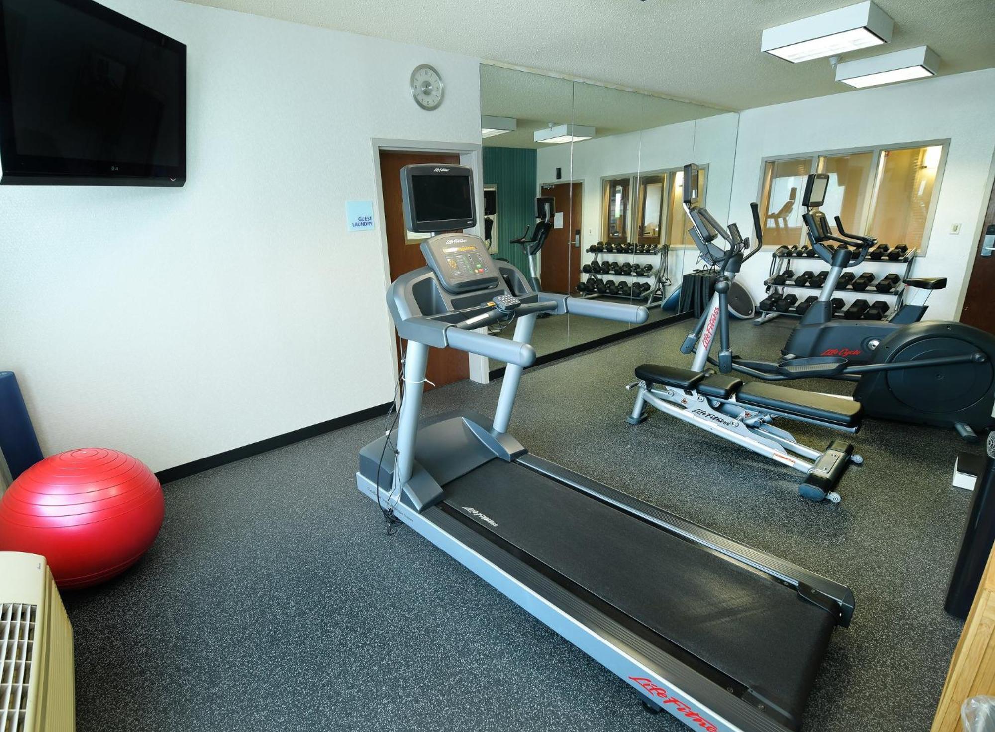 Holiday Inn Express Hotel & Suites Grand Forks By Ihg Eksteriør billede