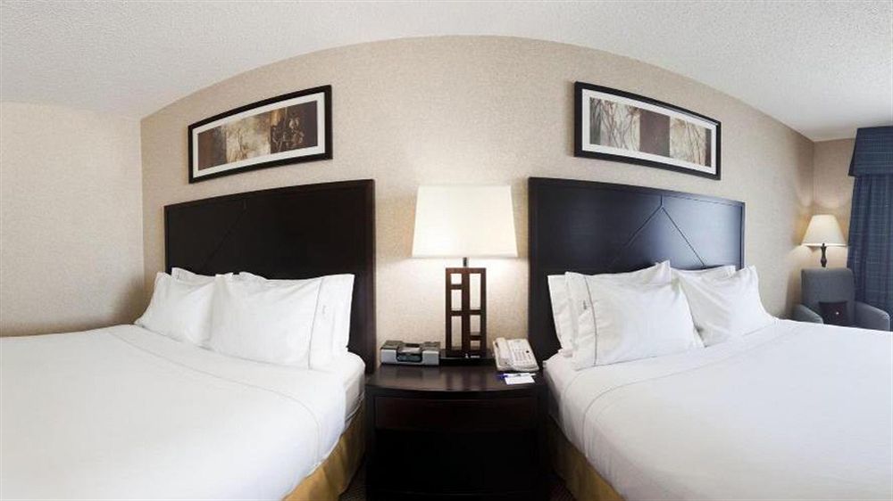 Holiday Inn Express Hotel & Suites Grand Forks By Ihg Eksteriør billede